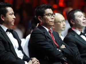 英雄联盟11冠军争夺战，与巅峰对决