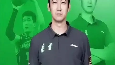 [图]王大雷告别仪式，国足输给澳大利亚连败三场跌至积分榜尾端